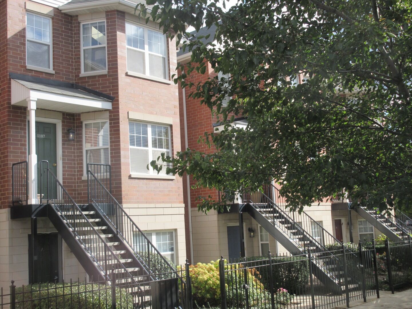 Property Photo:  