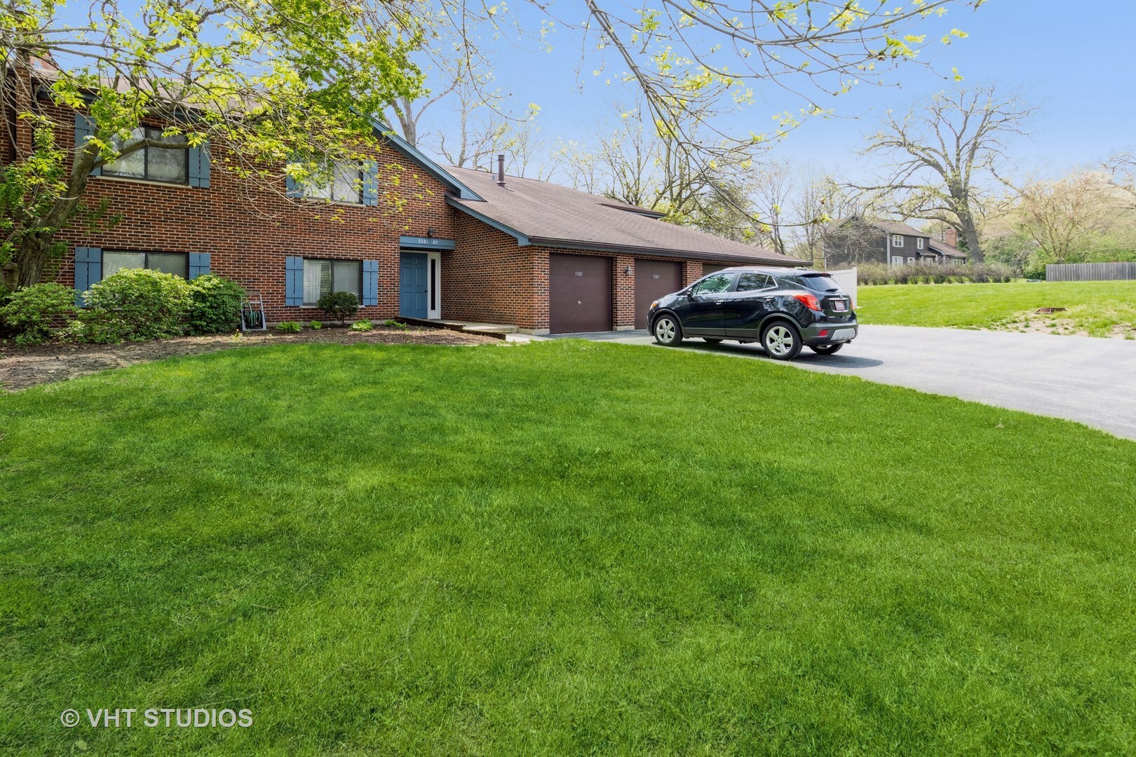 Property Photo:  5383 Newport Drive B  IL 60532 