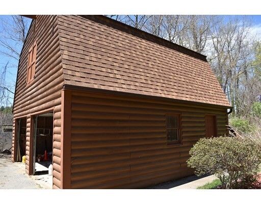 Property Photo:  8 Town Beach Road  MA 01524 