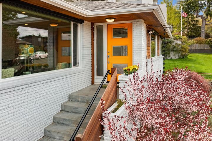 Property Photo: 9412 45th Avenue SW WA 98136