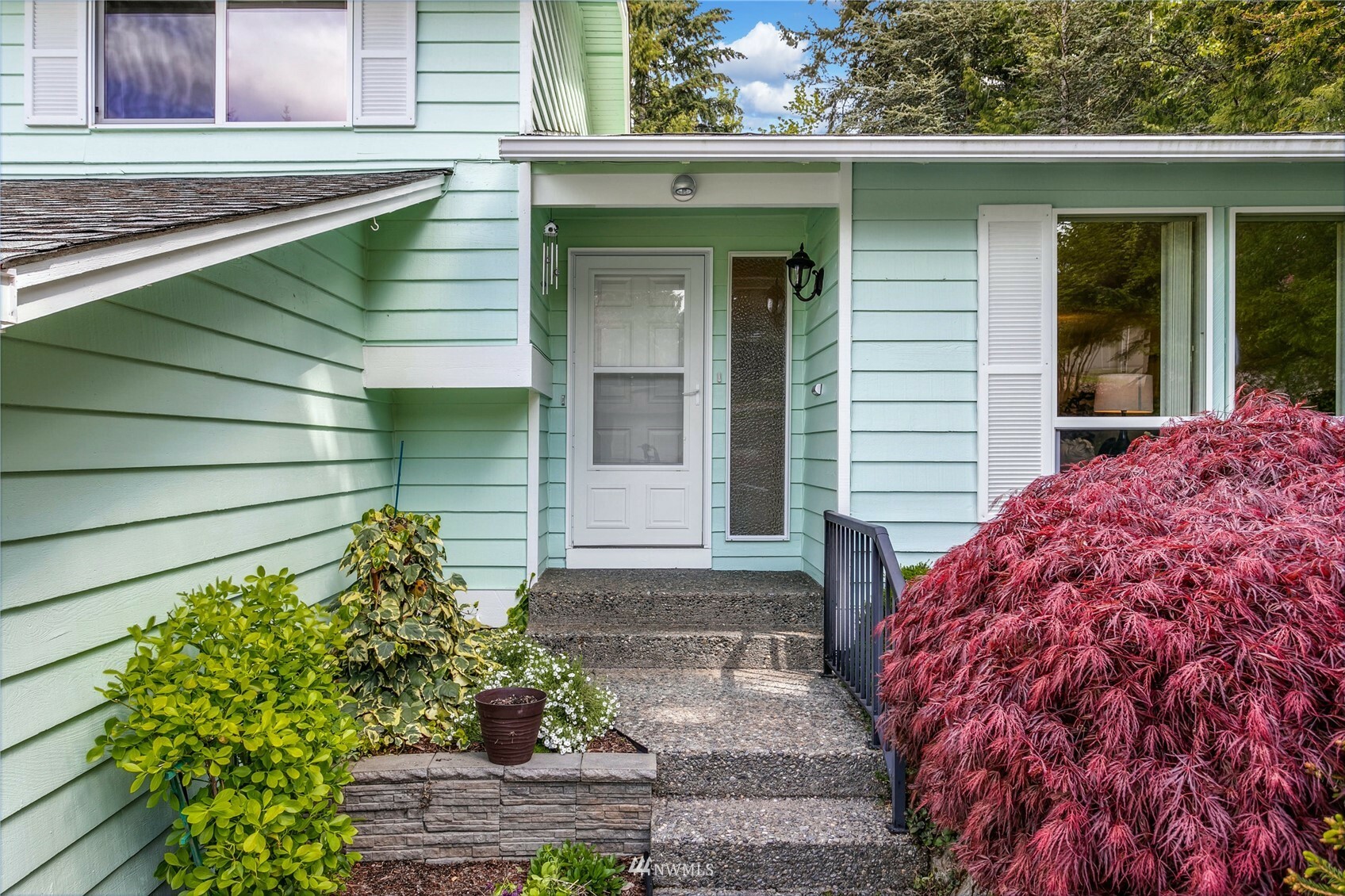 Property Photo: 13514 SE 161st Place WA 98058