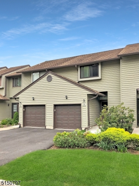 Property Photo: 9 Bluebird Ct NJ 07860