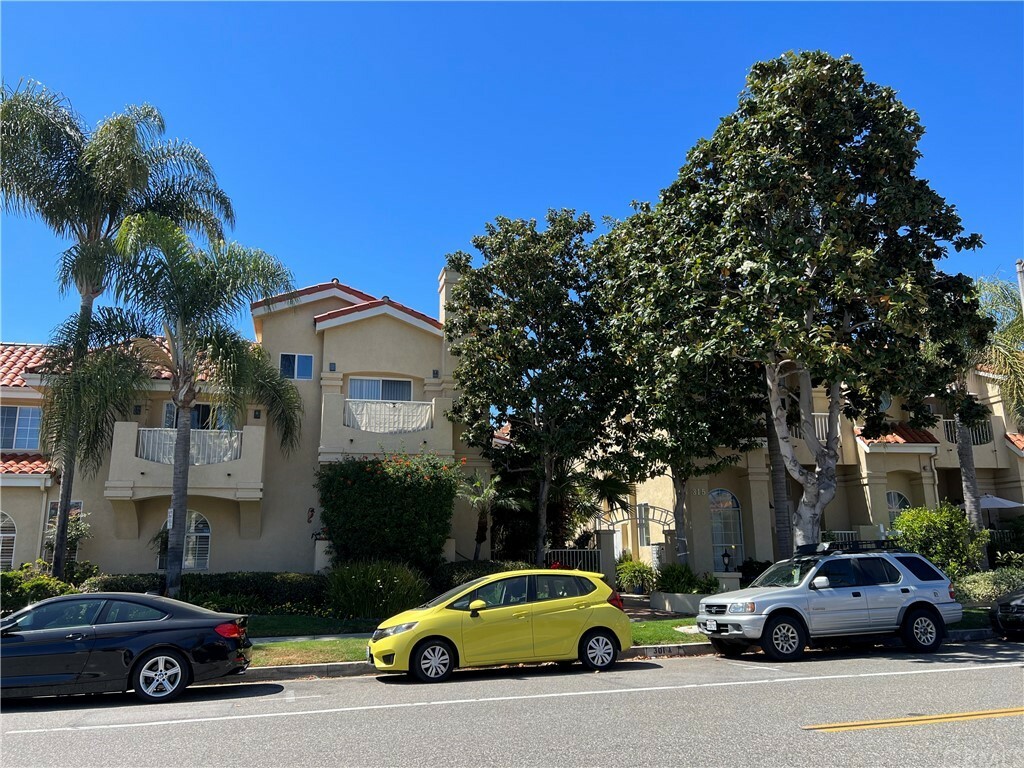 Property Photo:  301 Diamond Street B  CA 90277 