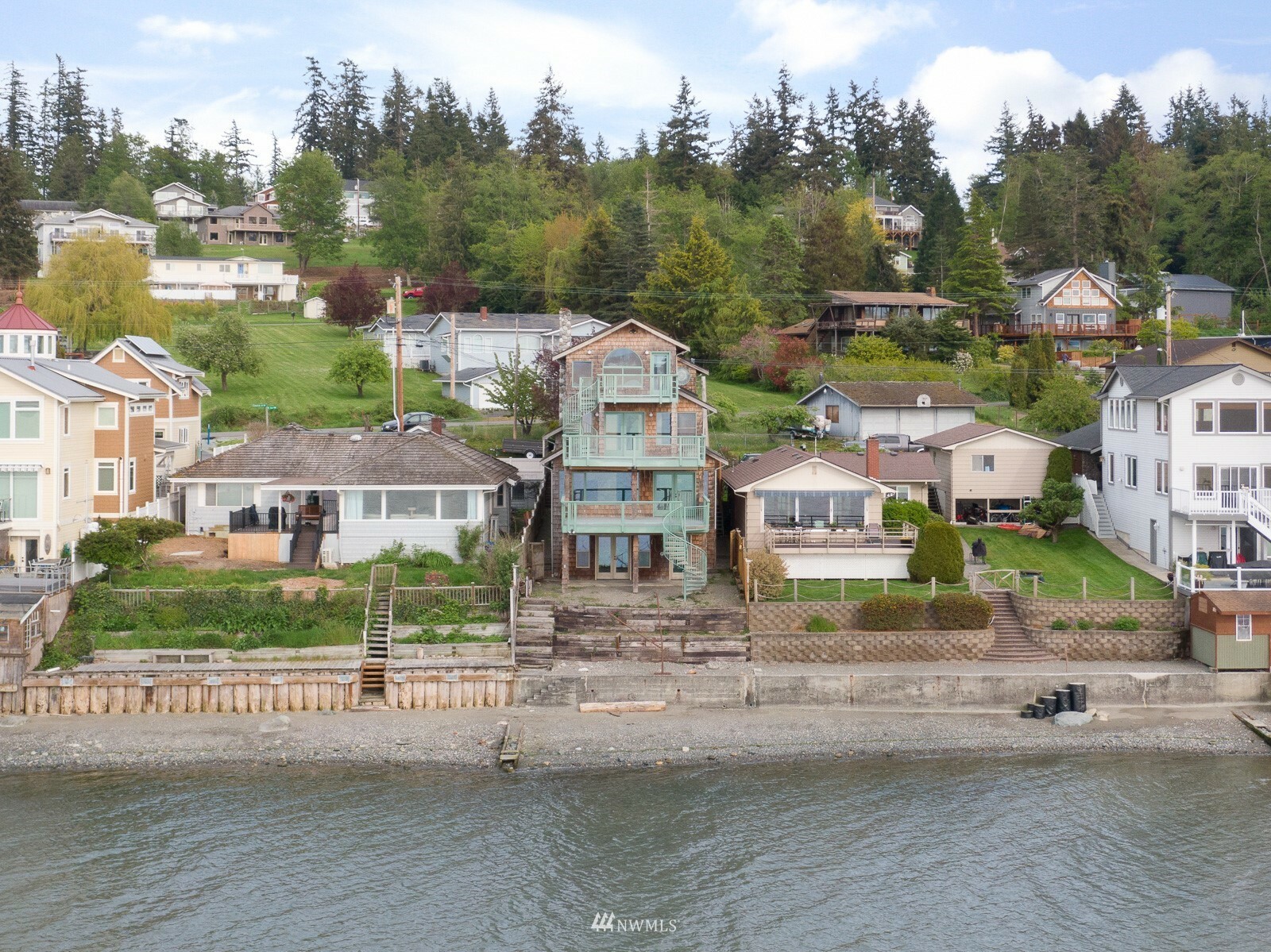 Property Photo:  19118 Soundview Drive  WA 98292 