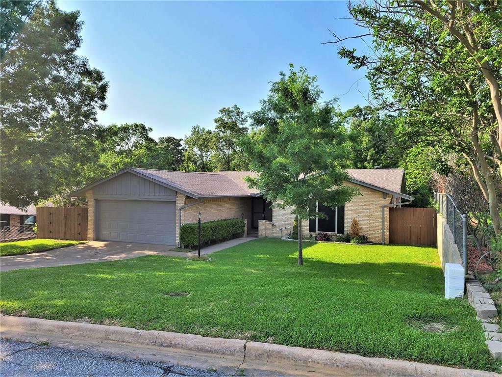 Property Photo: 2807 Shawn Drive TX 75020