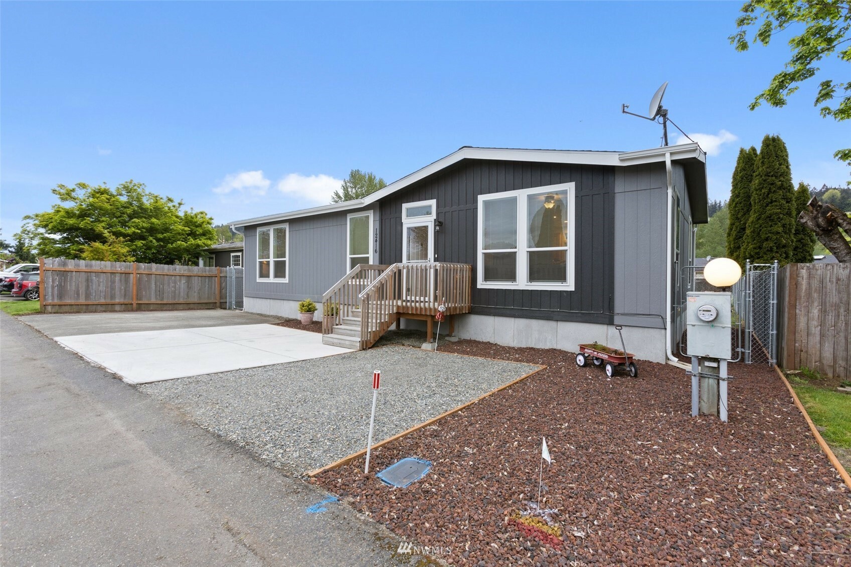 Property Photo:  12416 143rd Avenue E  WA 98374 