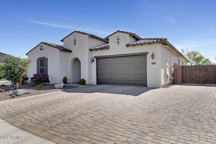 Property Photo: 4909 N 183rd Lane AZ 85395