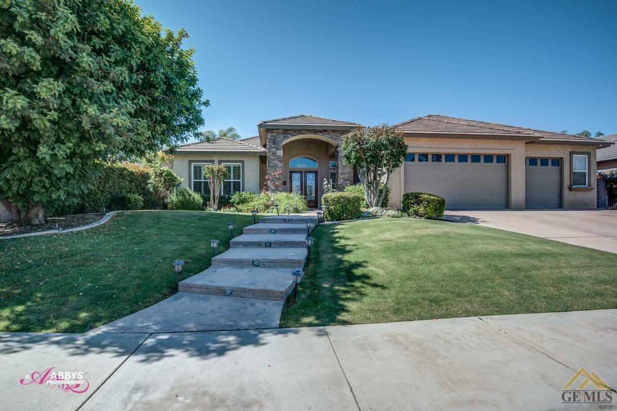 Property Photo:  12407 Crown Crest Drive  CA 93311 