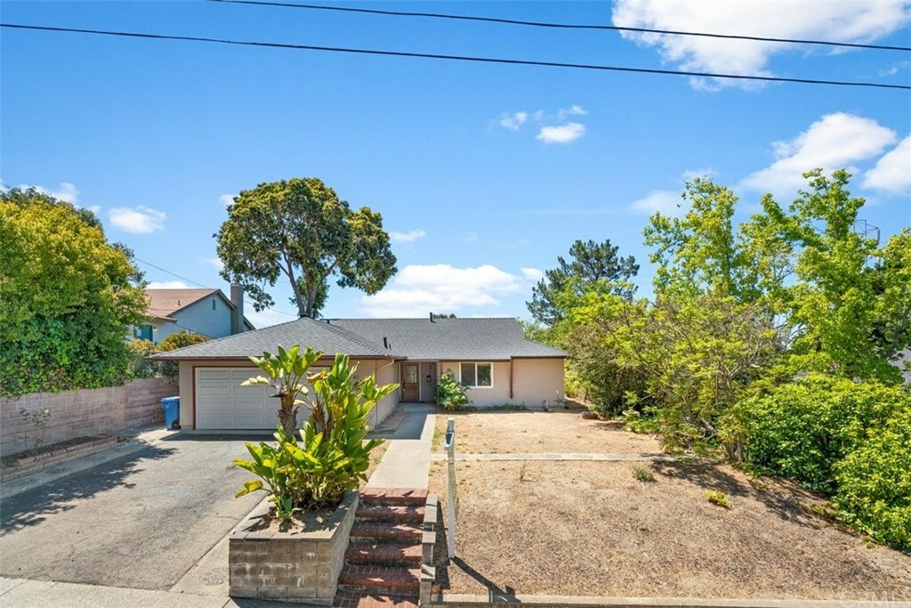 Property Photo:  1761 Tanglewood  CA 93401 