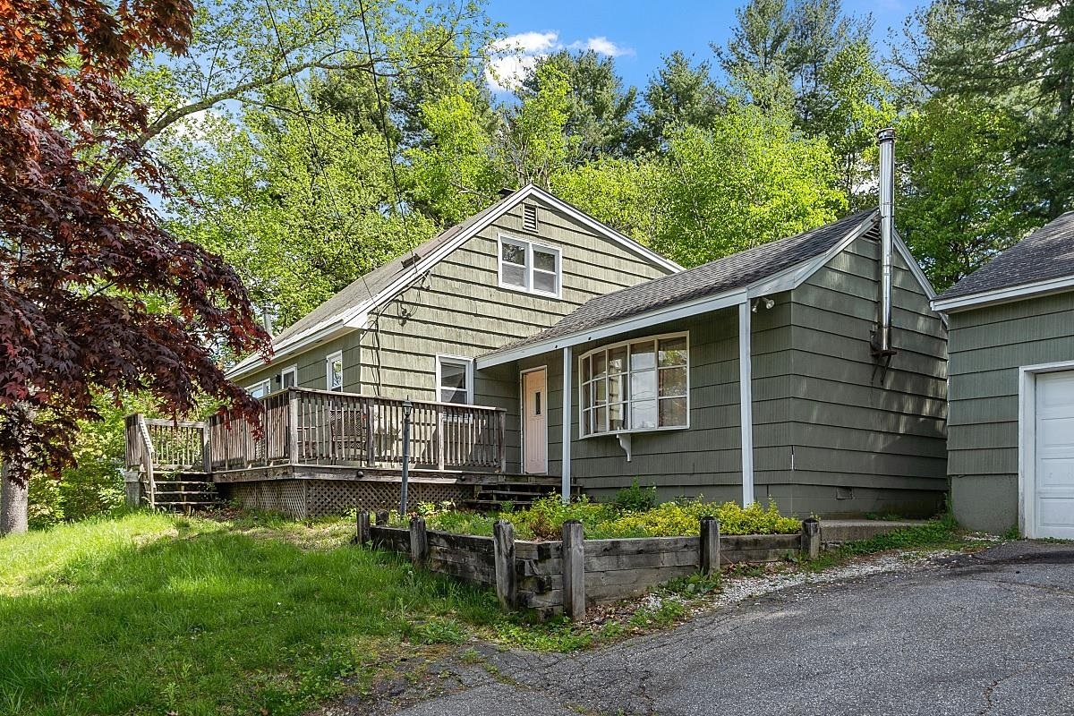 Property Photo: 10 Elmer Drive NH 03062
