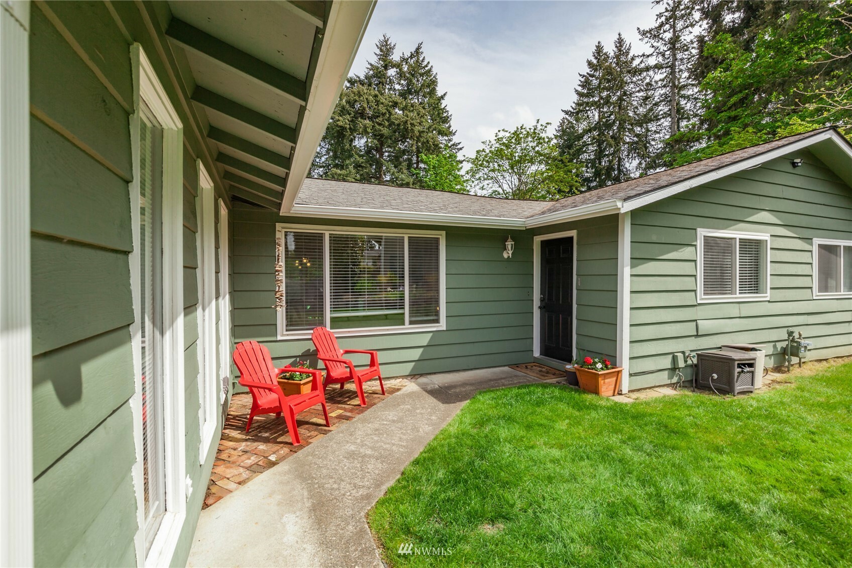 Property Photo:  11815 SE 323rd Place  WA 98092 