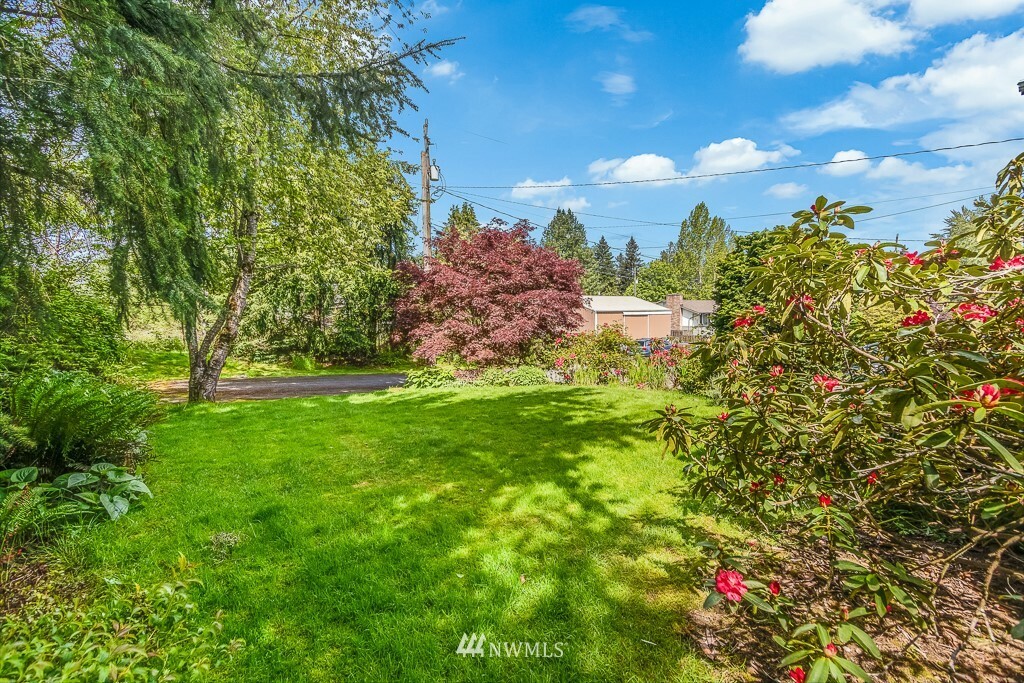 Property Photo:  12046 66th Avenue S  WA 98178 