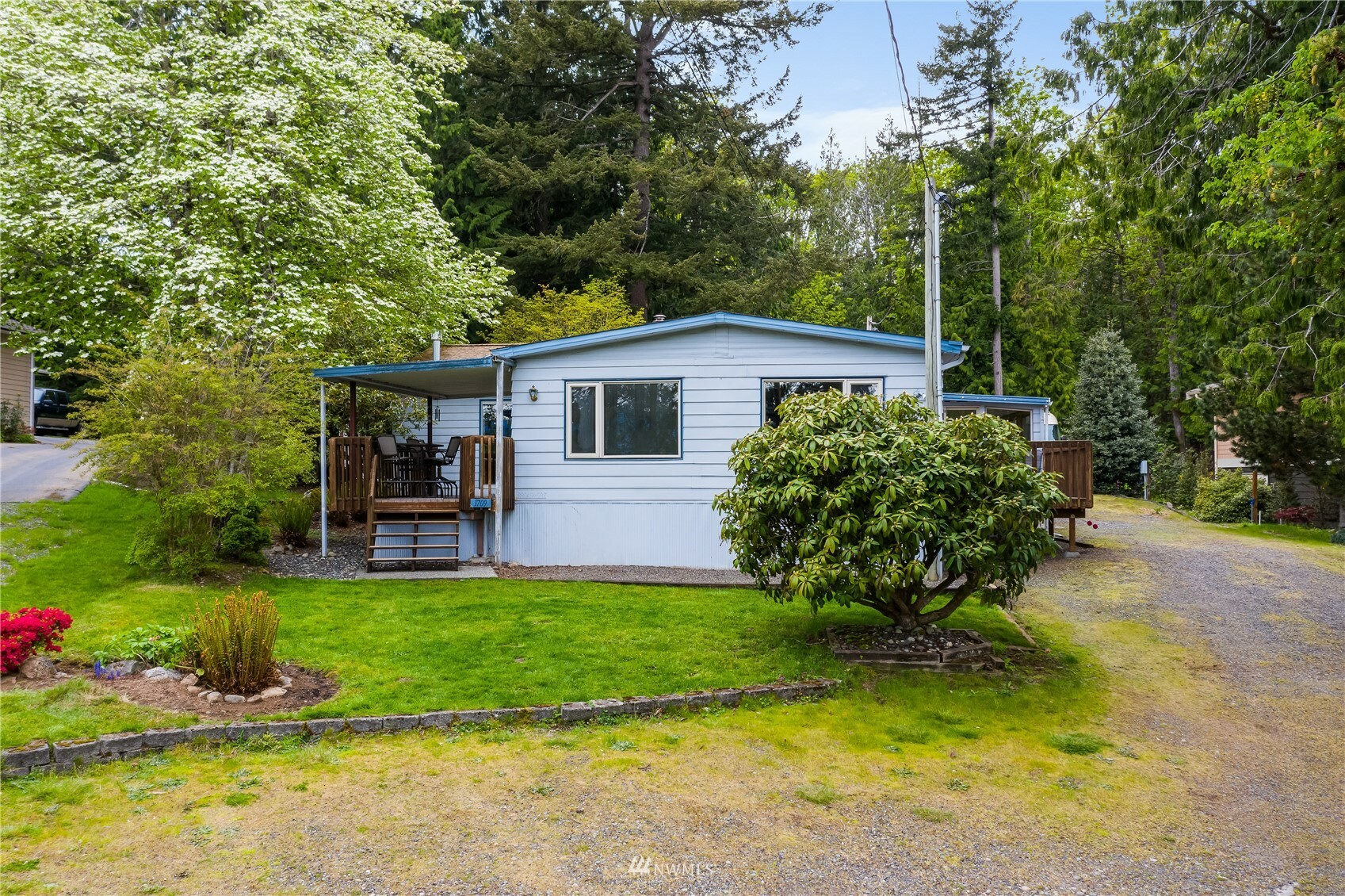 Property Photo:  1709 Euclid Avenue  WA 98229 