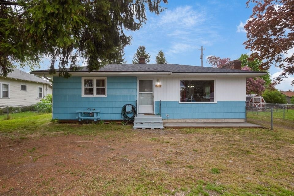 Property Photo:  7611 E Euclid Ave  WA 99212 