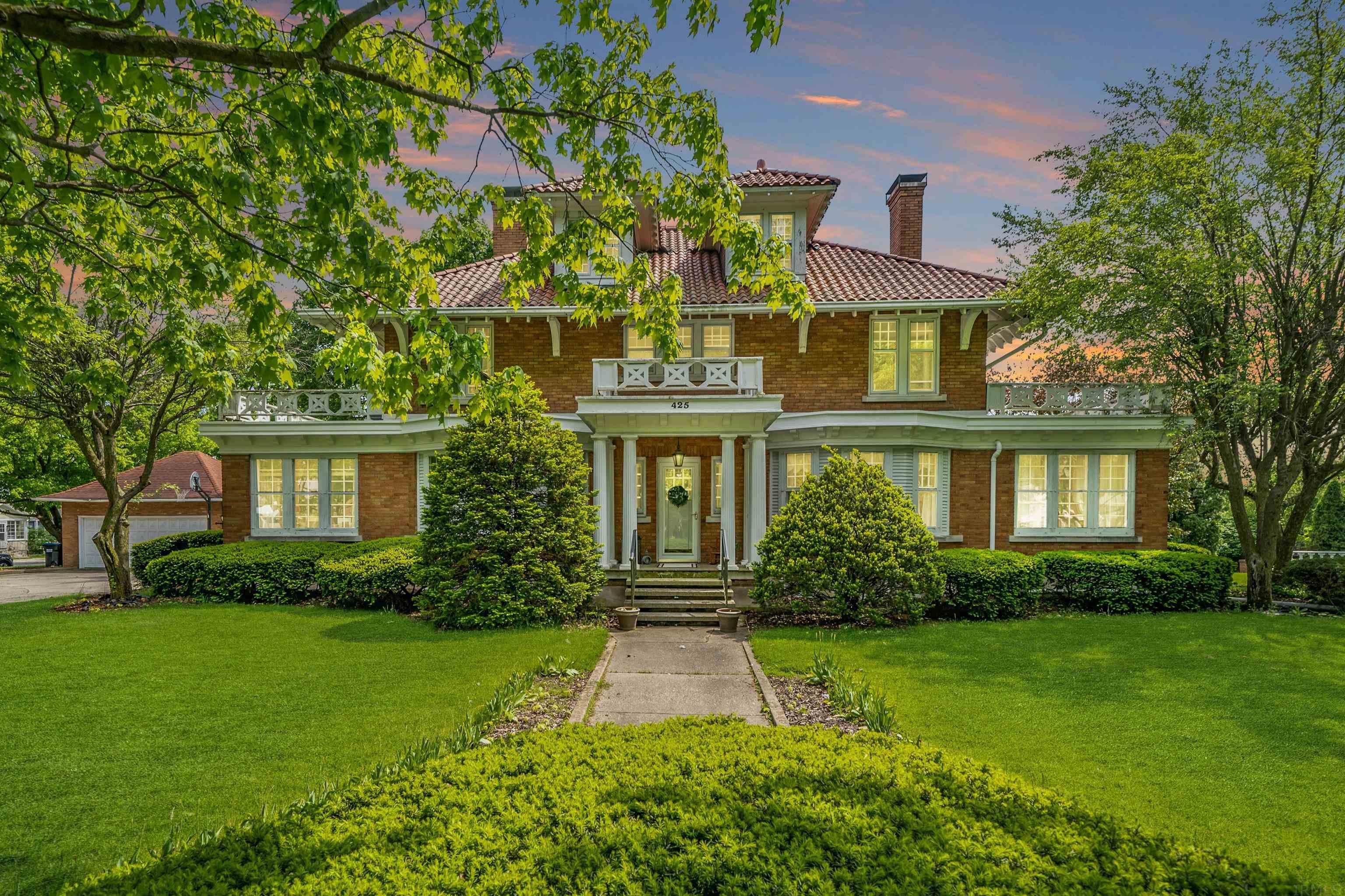Property Photo:  425 W Maple Street  IN 46793 