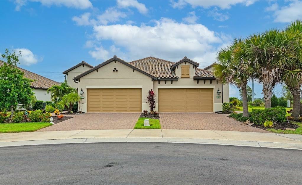 Property Photo: 11233 McDermott Court FL 34223
