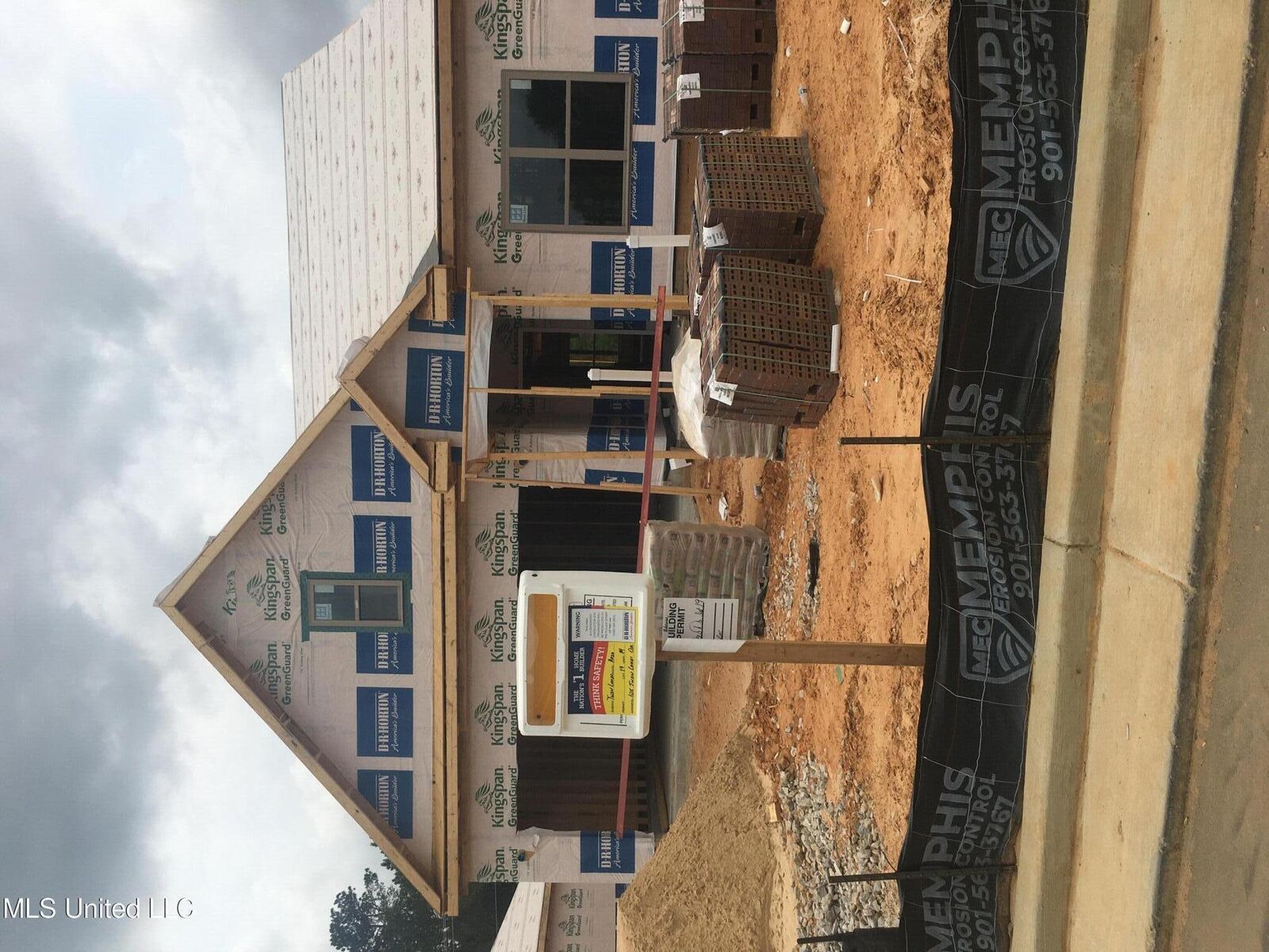 Property Photo:  105 Twin Lakes  MS 38611 