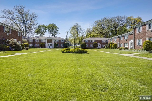 Property Photo:  43 Conforti Avenue 30  NJ 07052 