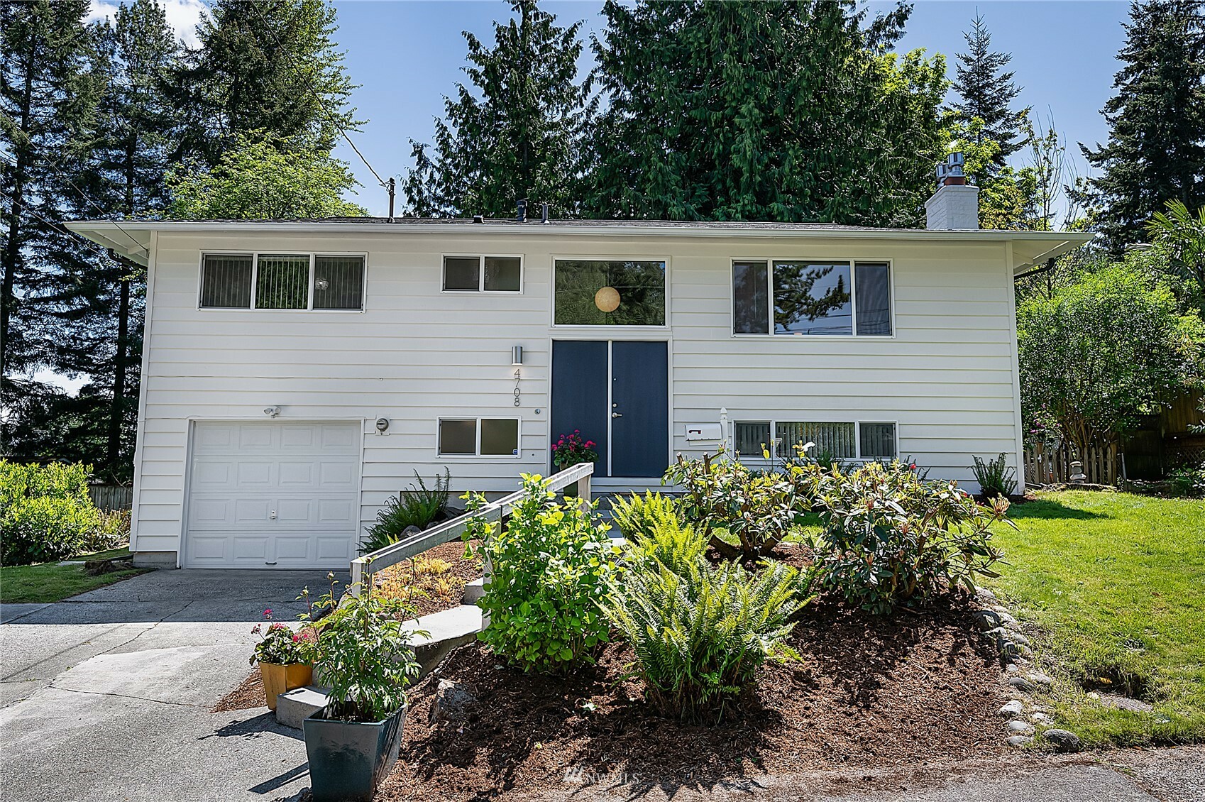 Property Photo:  4708 241st Street SW  WA 98043 