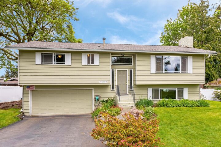 Property Photo: 14612 SE 276th Place WA 98042