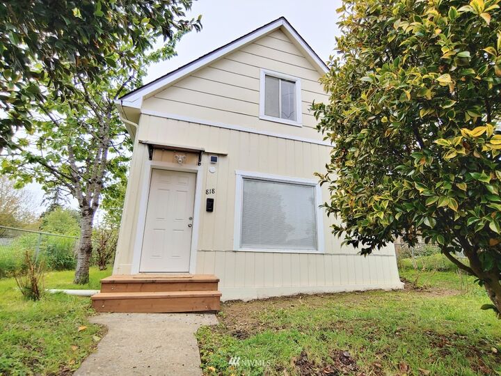 818 K Street  Hoquiam WA 98550 photo