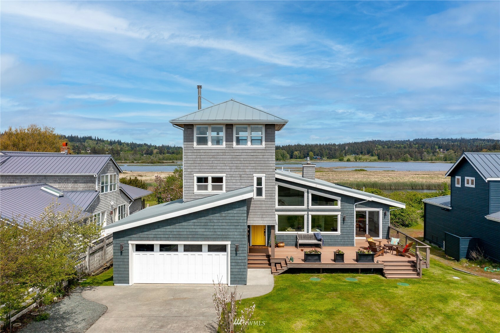 Property Photo:  2219 Shore Avenue  WA 98249 