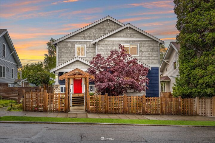 2517 Queen Anne Avenue N  Seattle WA 98109 photo
