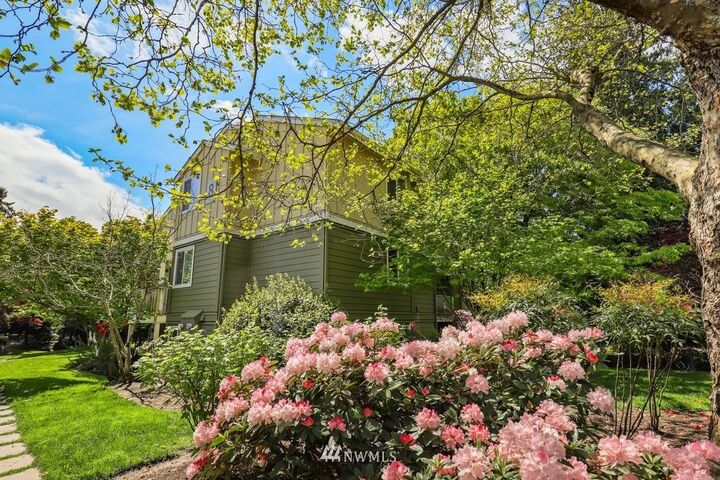 Property Photo: 300 N 130th Street 8202 WA 98133