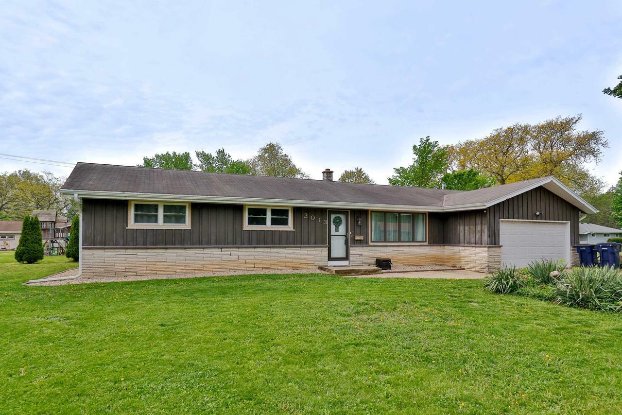 Property Photo:  2013 Conway Dr  WI 53548 