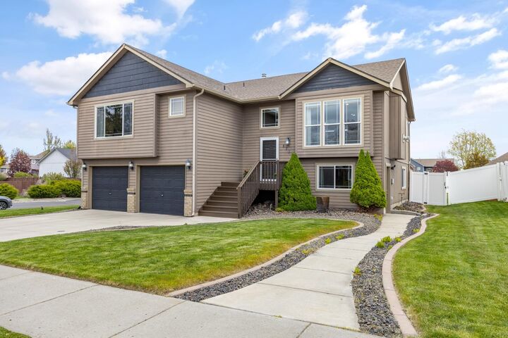 8716 N Warren St  Spokane WA 99208 photo