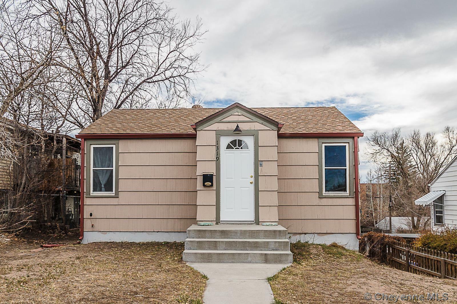 Property Photo:  1319 E 19th St  WY 82001 