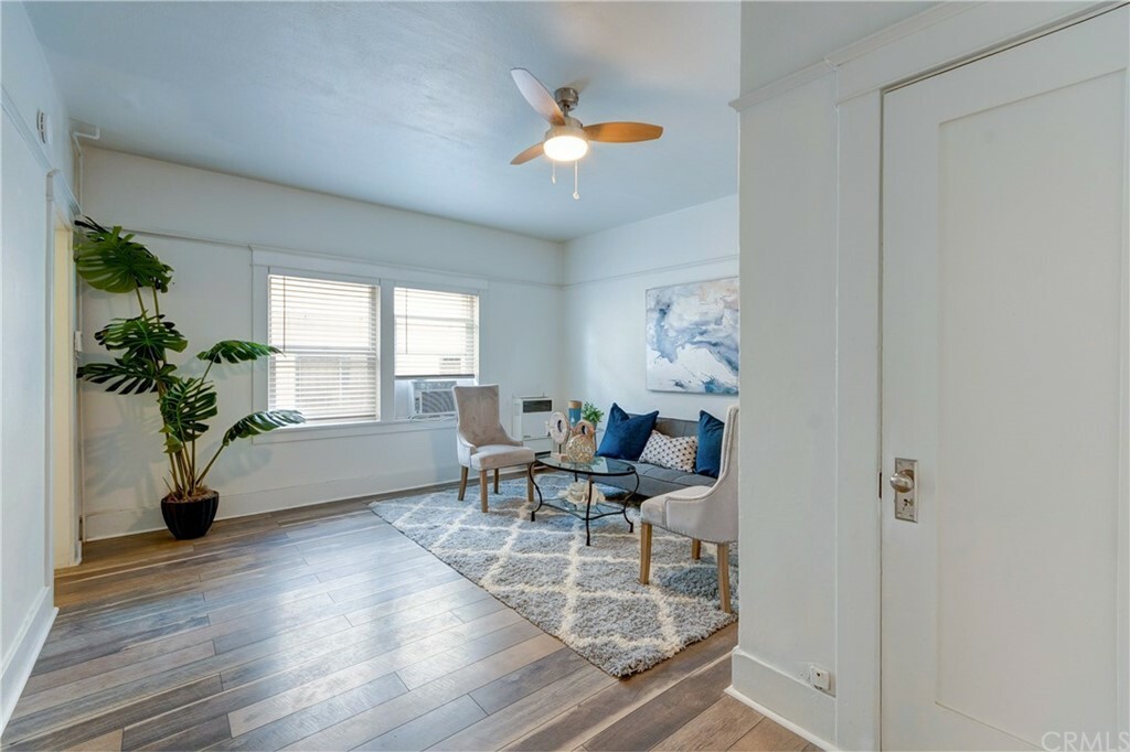Property Photo:  323 W 4th Street 104  CA 90802 