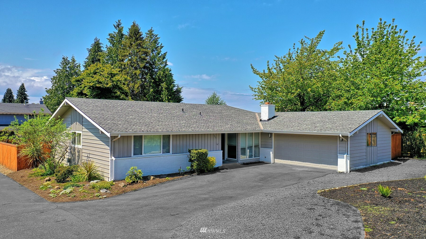 Property Photo:  1333 9th Avenue N  WA 98020 