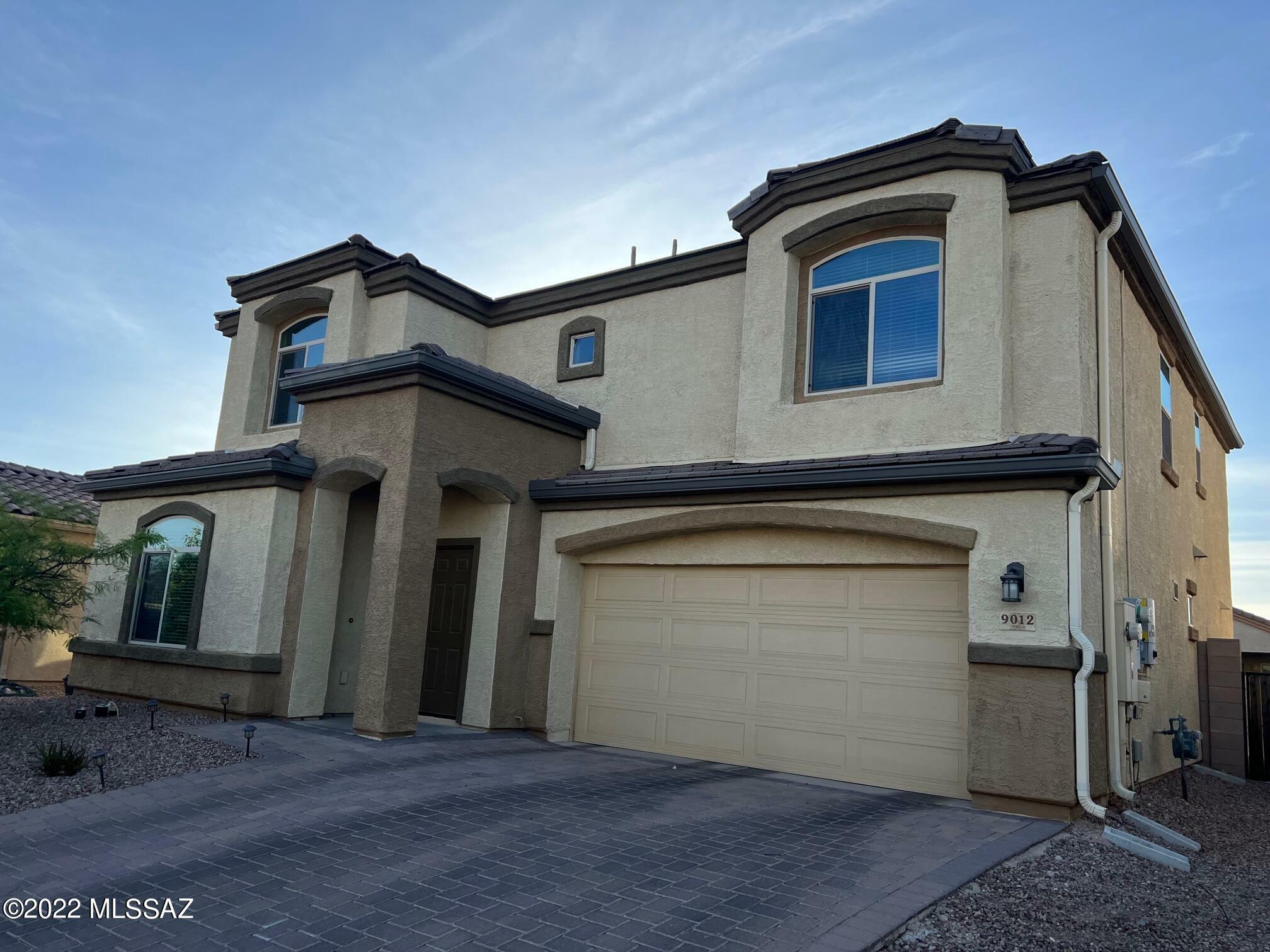 Property Photo:  9012 W Twin Springs Drive  AZ 85653 