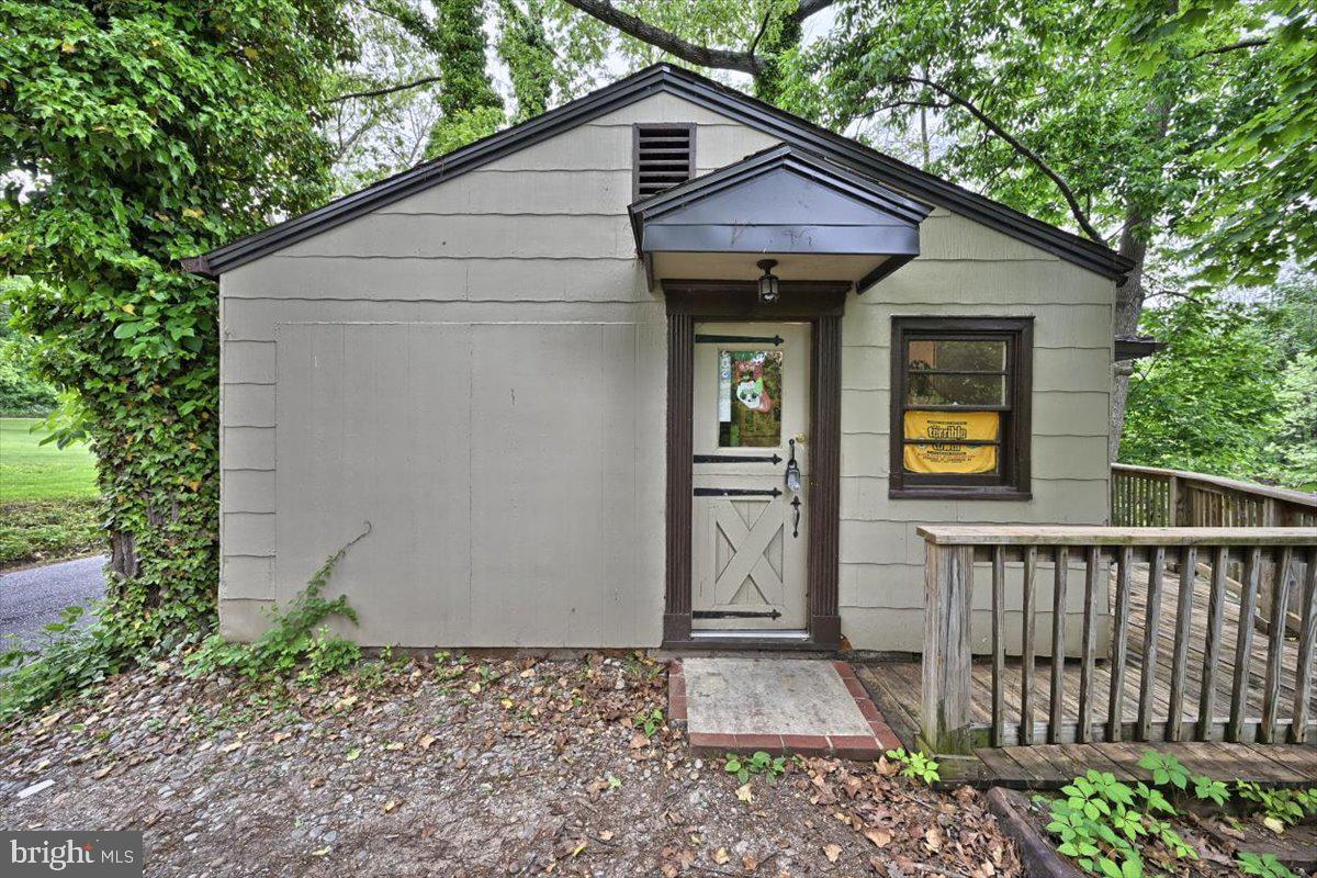 1633 Sheepford Road  Mechanicsburg PA 17055 photo