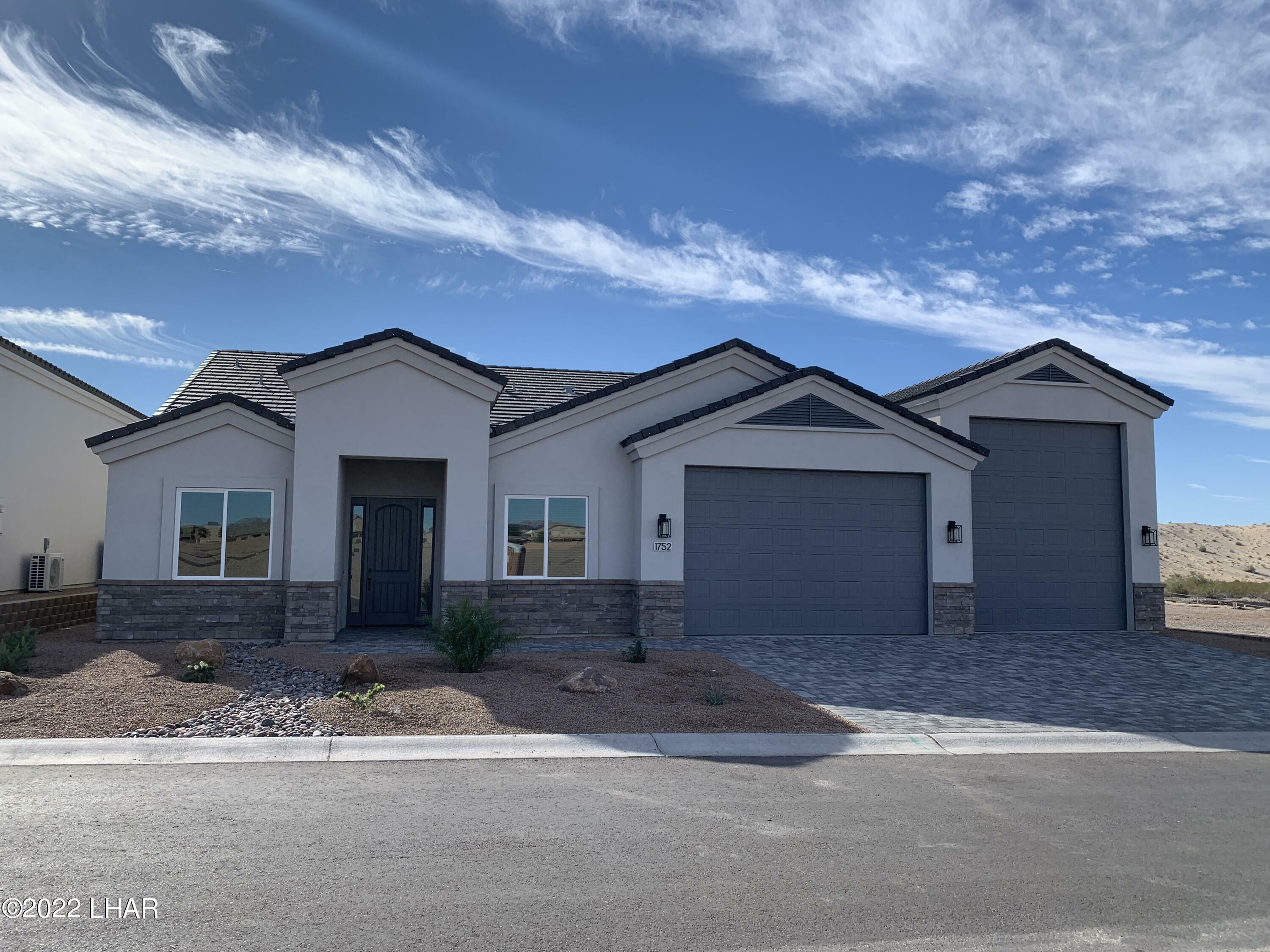 Property Photo:  1752 E Raintree Ave  AZ 86404 