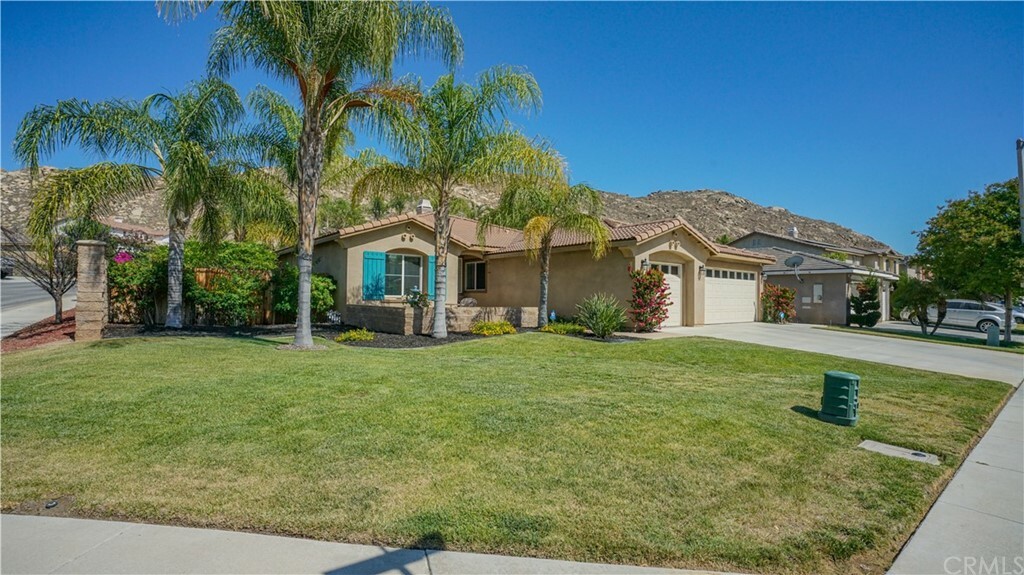 Property Photo:  16652 Colt Way  CA 92555 