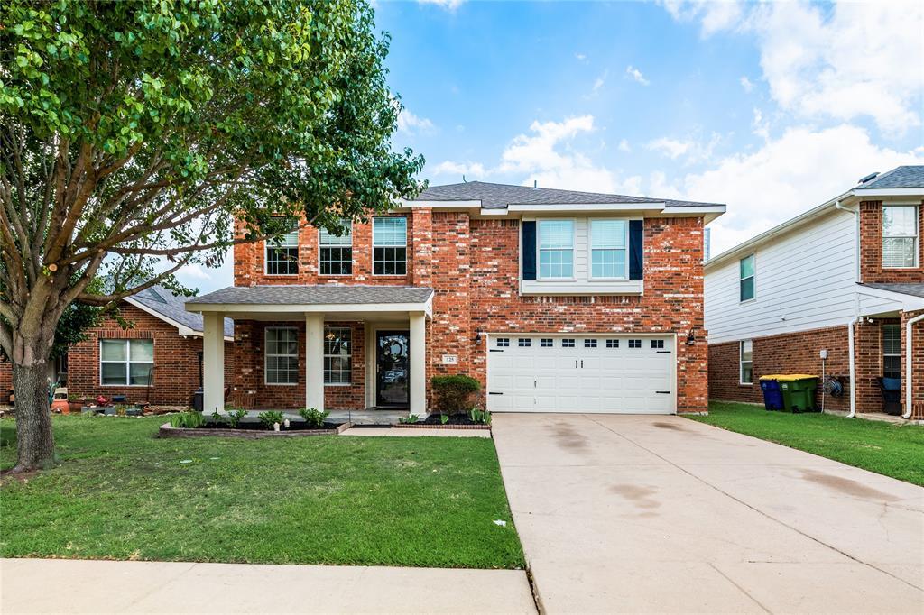 Property Photo: 125 Jefferson Drive TX 76084