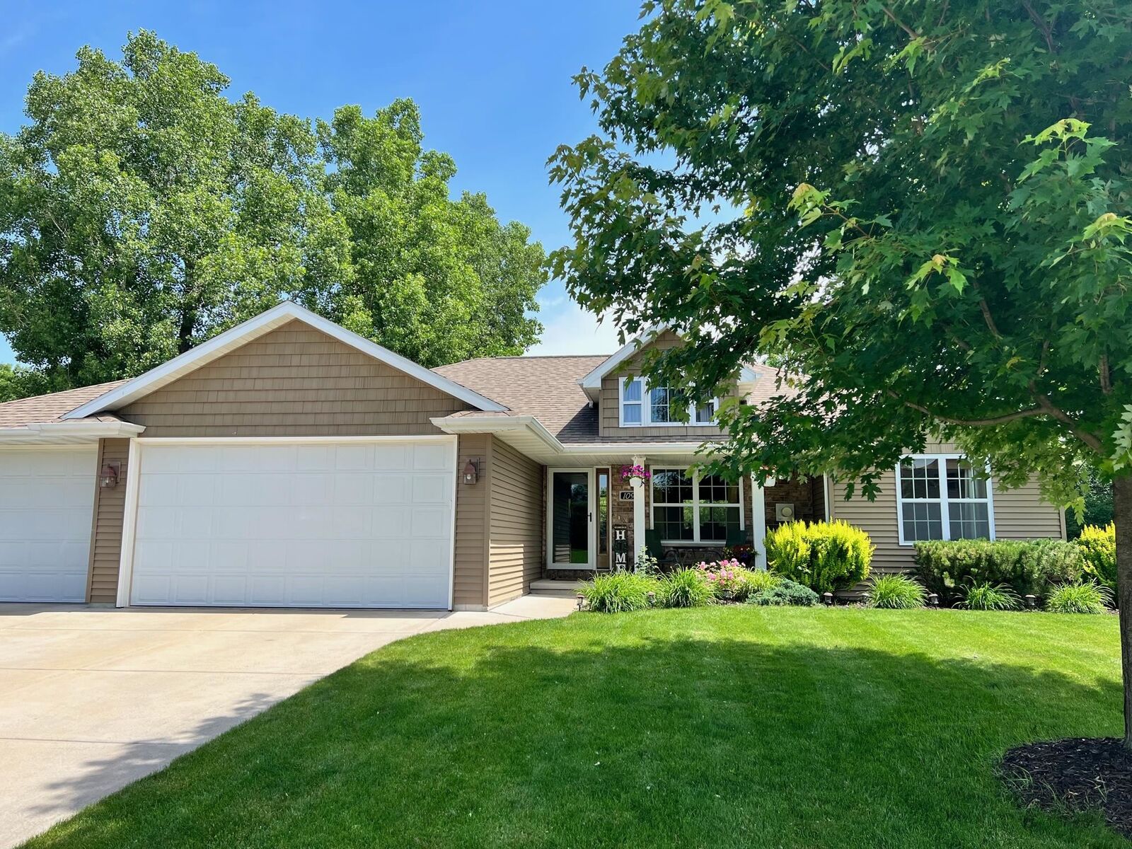 Property Photo:  1091 Antelope Trail  WI 54956 