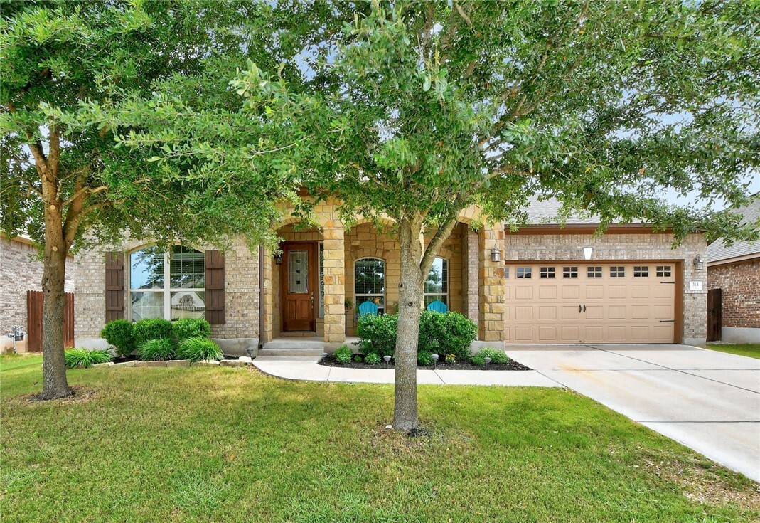 Property Photo:  313 Leather Oak Loop  TX 78666 