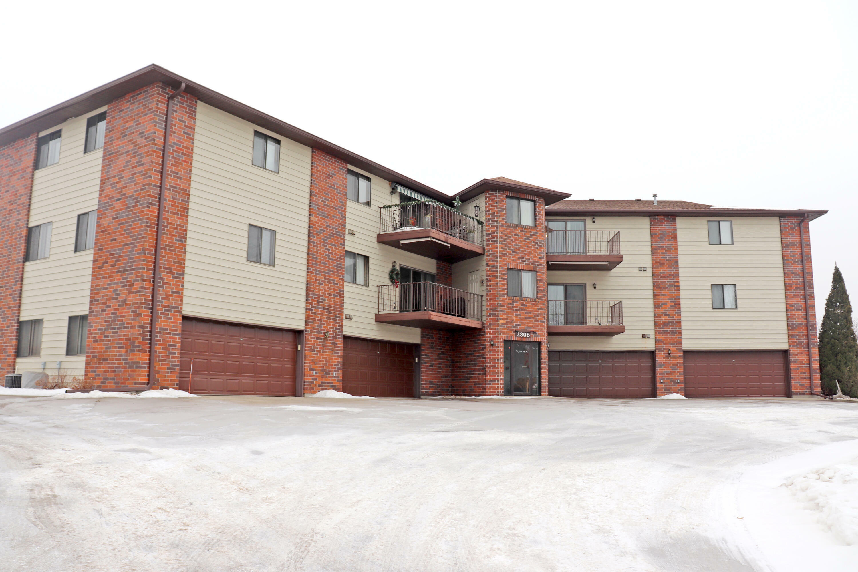 Property Photo:  3305 Montreal Street 303  ND 58503 