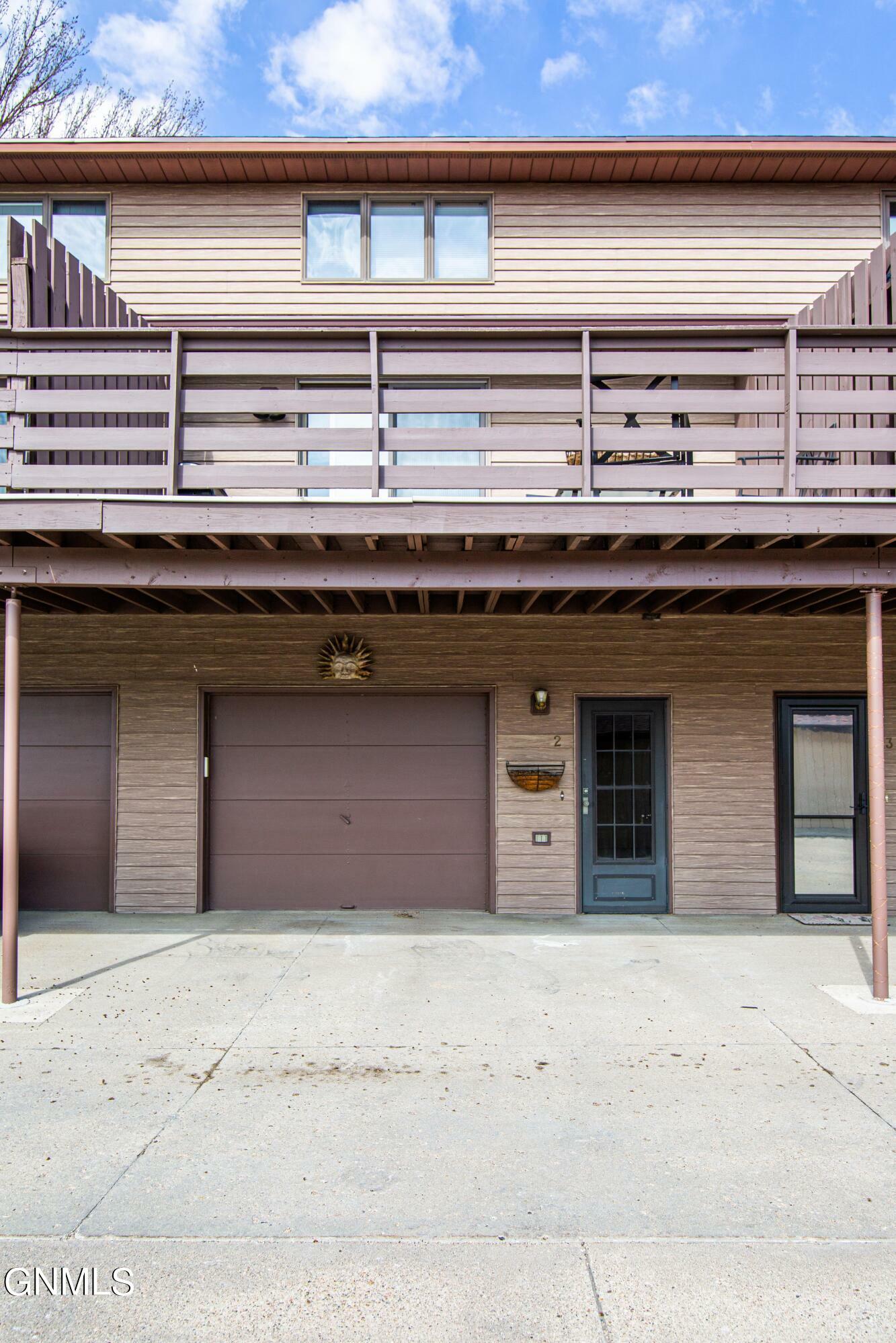 Property Photo:  922 Owens Avenue 2  ND 58501 