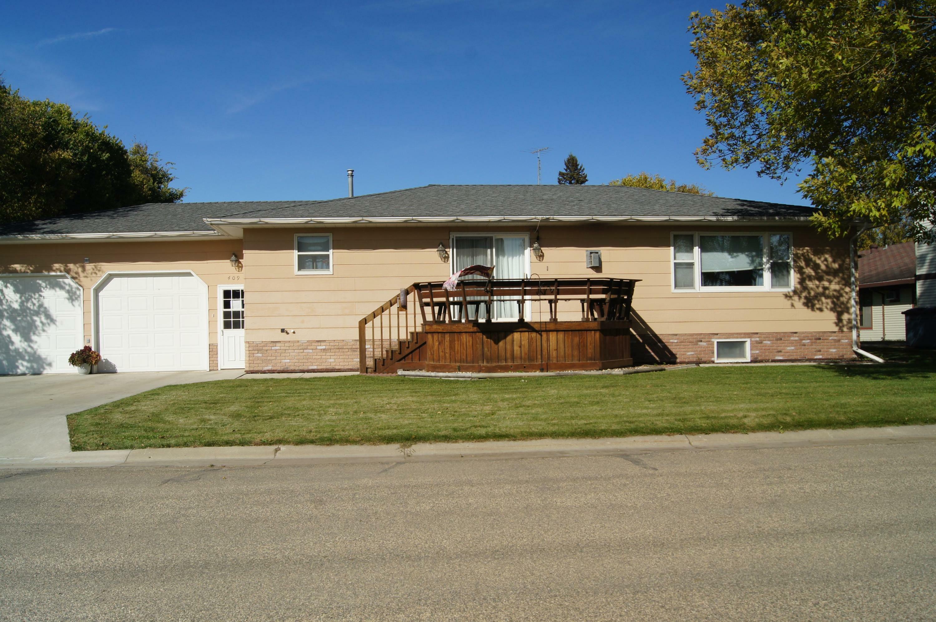 Property Photo:  409 5th Street N  ND 58436 