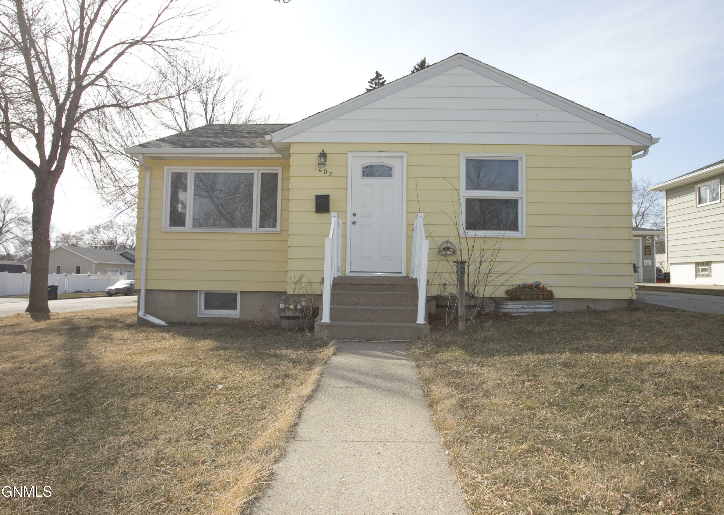 Property Photo:  1602 14th Street  ND 58501 