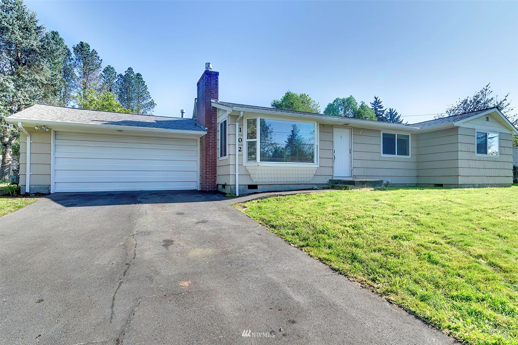 Property Photo:  102 Laurel Park Drive  WA 98632 