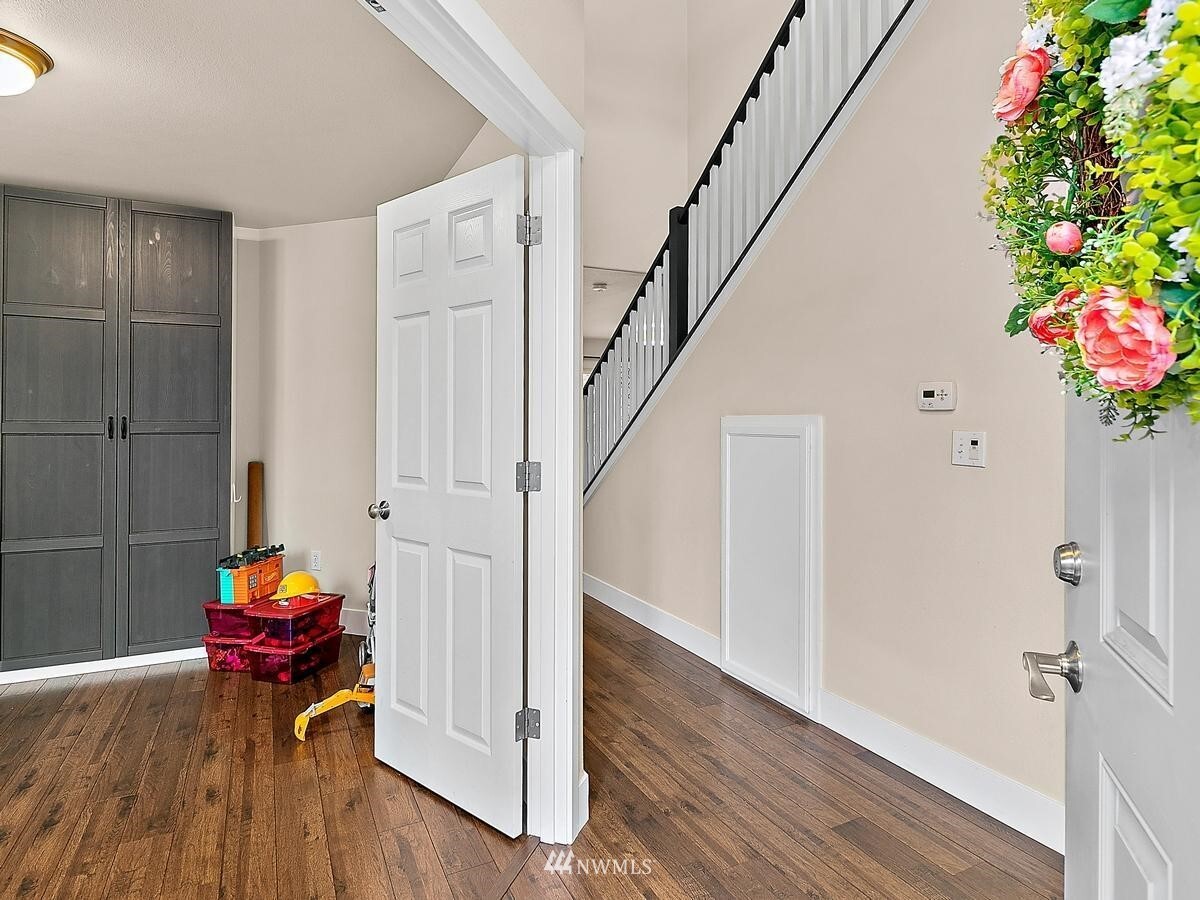 Property Photo: 26821 224th Avenue SE WA 98038