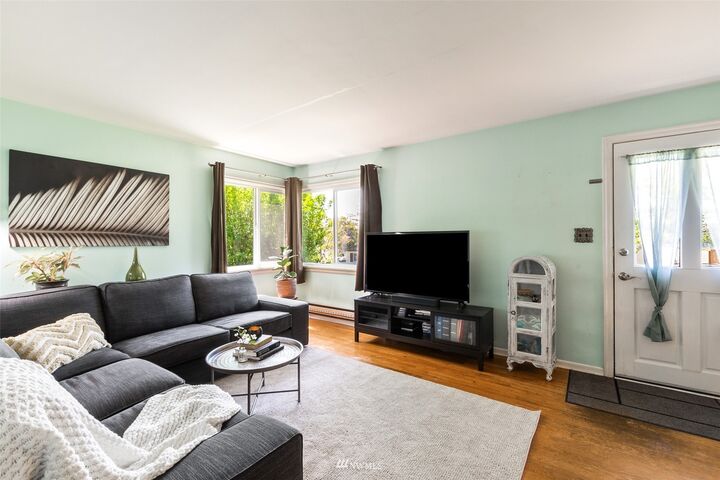Property Photo: 9446 21st Avenue SW WA 98106