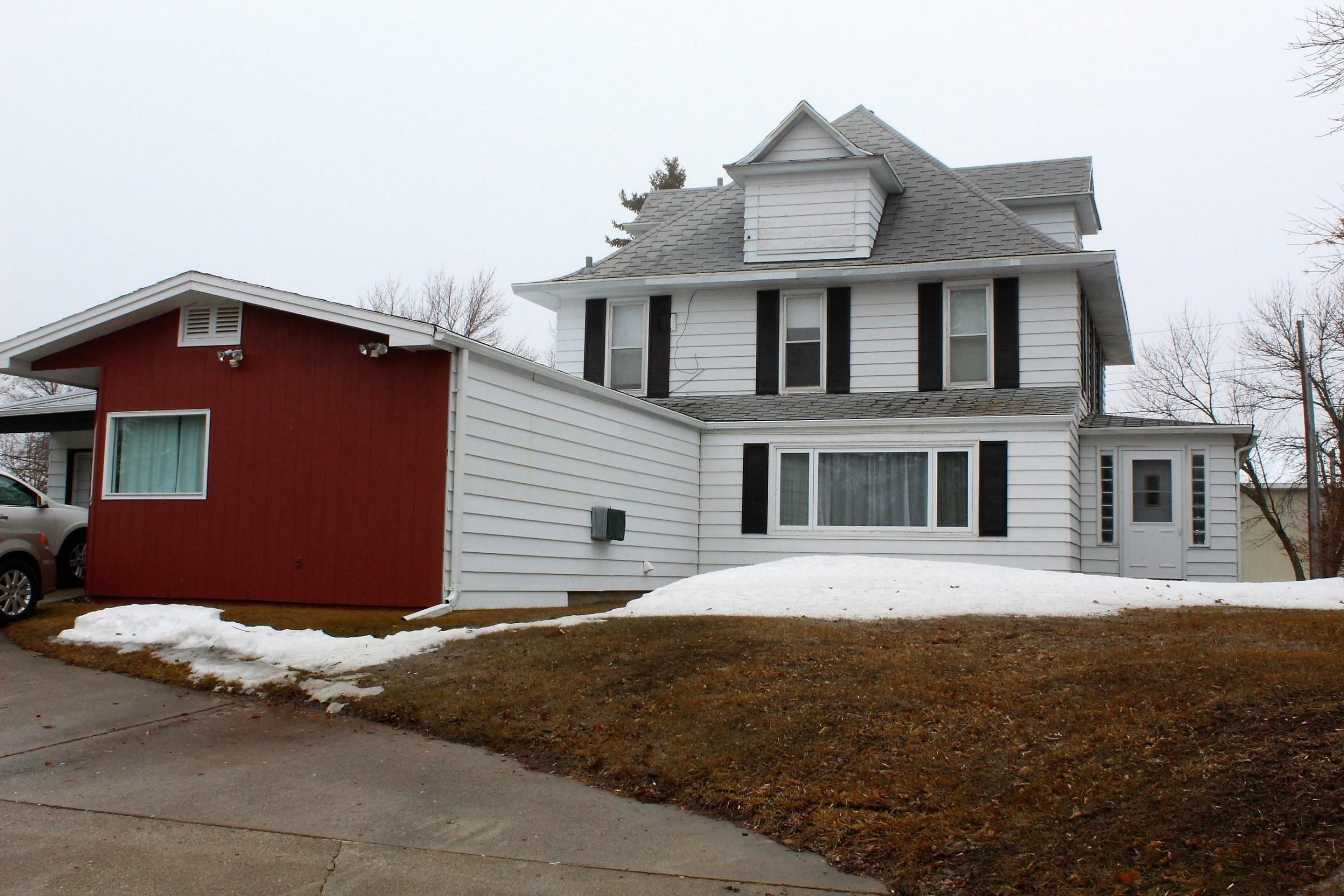 Property Photo:  740 4th Street S  ND 58421 