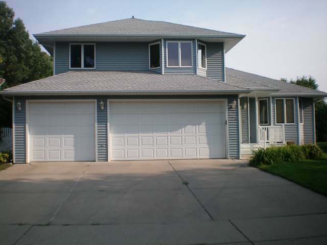 526 Munich Drive  Bismarck ND 58504 photo