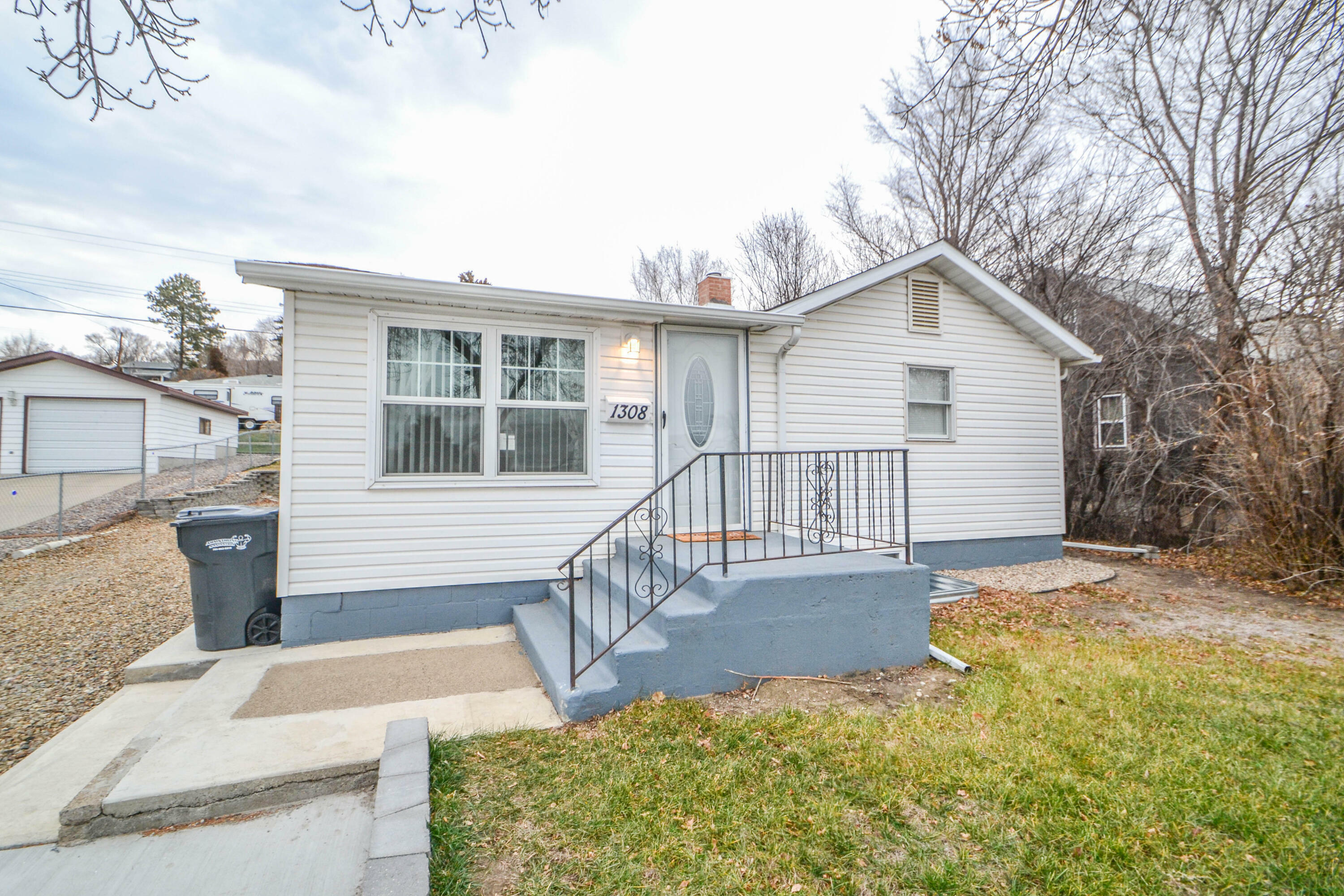 Property Photo:  1308 2nd Street NE  ND 58554 